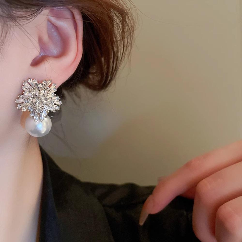 Luxury Temperament Sparkle Snowflake Zircon Pearl Stud Earrings for Women Bride Wedding Party Designer Jewelry Accessories Gifts