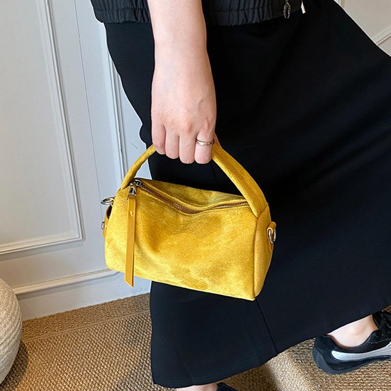New Retro Pillow Bags Fashionable Niche Design Handbags High-quality Frosted Shoulder Bags Popular European American Casual Bags