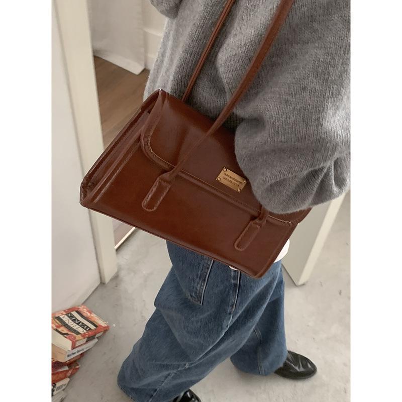 

Retro niche commuter underarm bag women s 2025 new fashion shoulder bag simple and versatile handbag коричневый