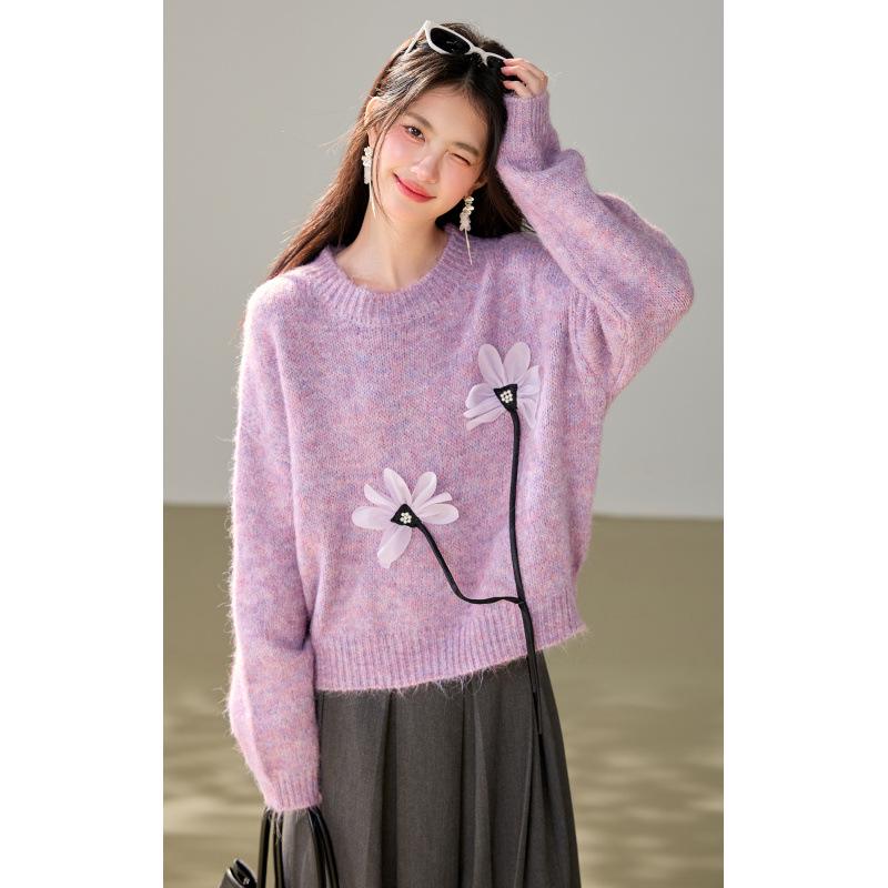 Elegant Slimming Knit Sweater with 3D Floral Design for Autumn 2026