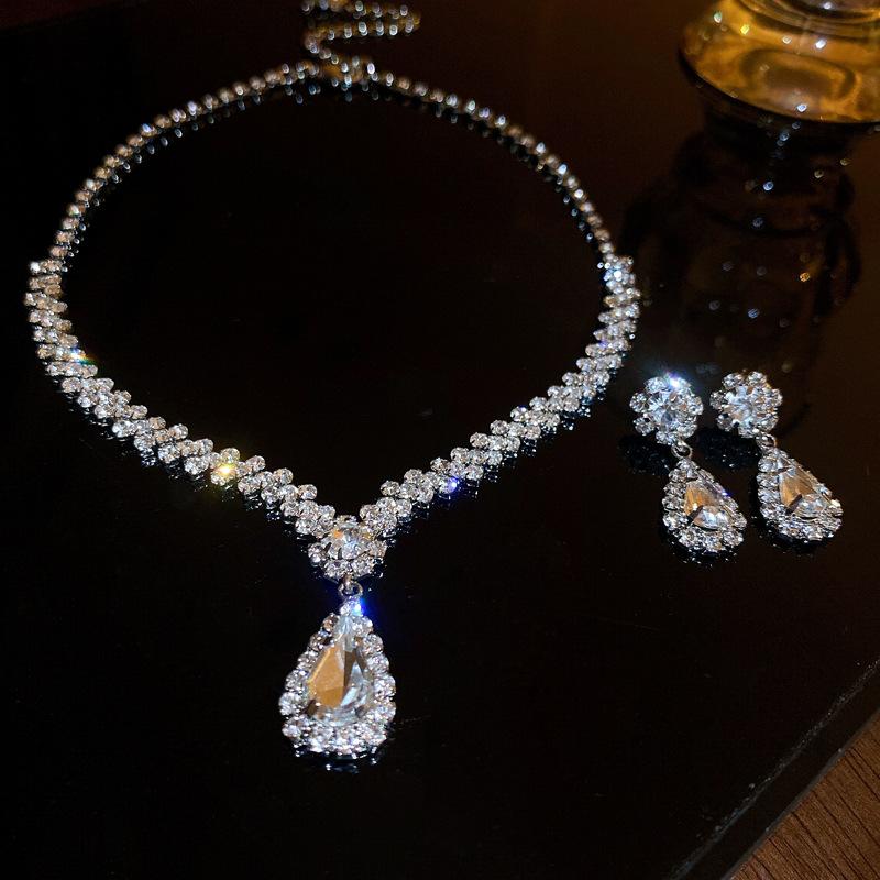 European and American diamond-encrusted water drop fringed necklace earrings two-piece set temperament collarbone chain necklace necklace women