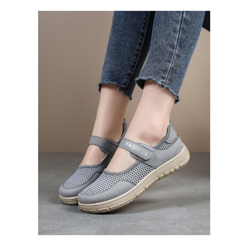 Women Spring Casual Flats Breathable Comfortable Soft Sole Slip-On Mom Shoes Lightweight PU Everyday Wear Old Beijing Style