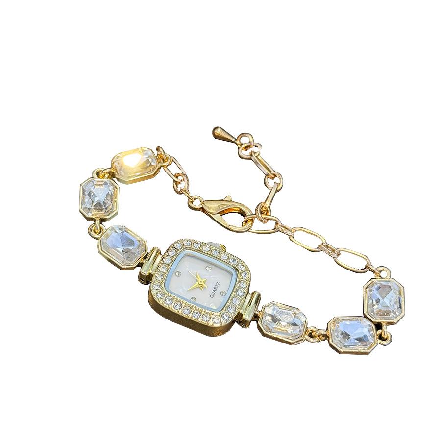 Montre Bracelet Quartz Simple Nacre Rectangulaire Étincelante Petit Cube de Sucre Fermoir Mousqueton Réglable Montre pour Femme