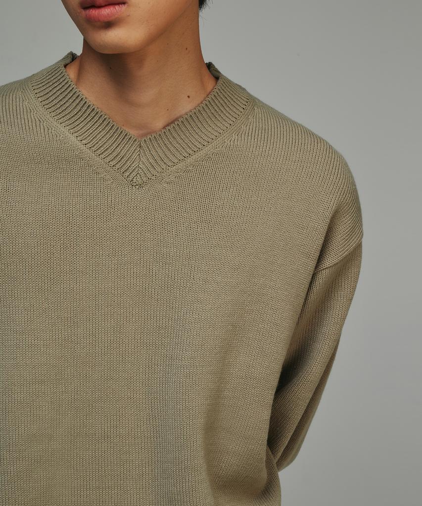 SIGNATURE V-Neck Relaxed Knit [Khaki Gray]