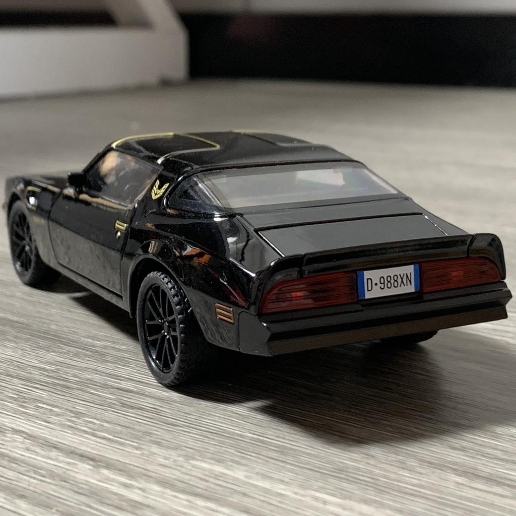 1/32 Pontiac Firebird Trans Am Trendy Alloy Model Car Ornament High Simulation Collectible Holiday Present for Boy & Living Room