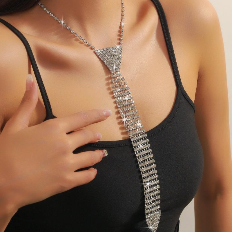 Rhinestone tassel necklace, long personalized exaggerated wind claw chain necklace