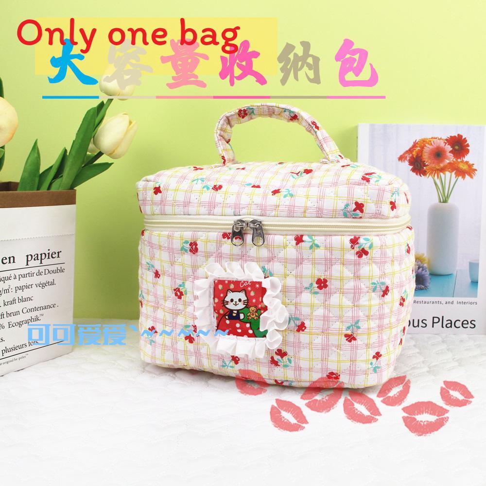 Cat Makeup Bag With Large Capacity Portable Travel Cosmetic Organizer For Girls And Women