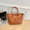 Crocodile Pattern Handbag, Women's Large-capacity Retro Fashion Commuter Tote Bag, High-end Simple and Versatile Shoulder Bag