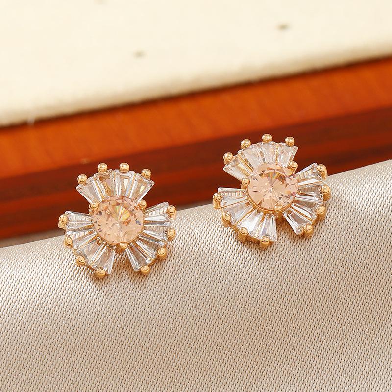 Hua Ji Elegant Alloy Rhinestone Stud Earrings: Trendy Niche Design for Women