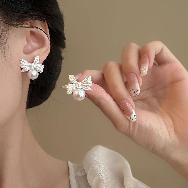 French Style Pearl Bowknot Earrings For Women Sweet Exquisite Irregular Bow Stud Earrings For Women Ear Buckle Party Holiday Jewelry Gifts
