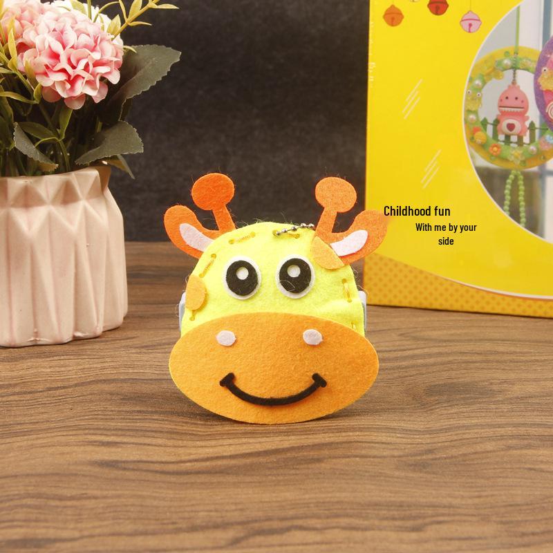 Kit de manualidades para llaveros de animales DIY para niños: Adornos Creativos de Costura No Tejidos