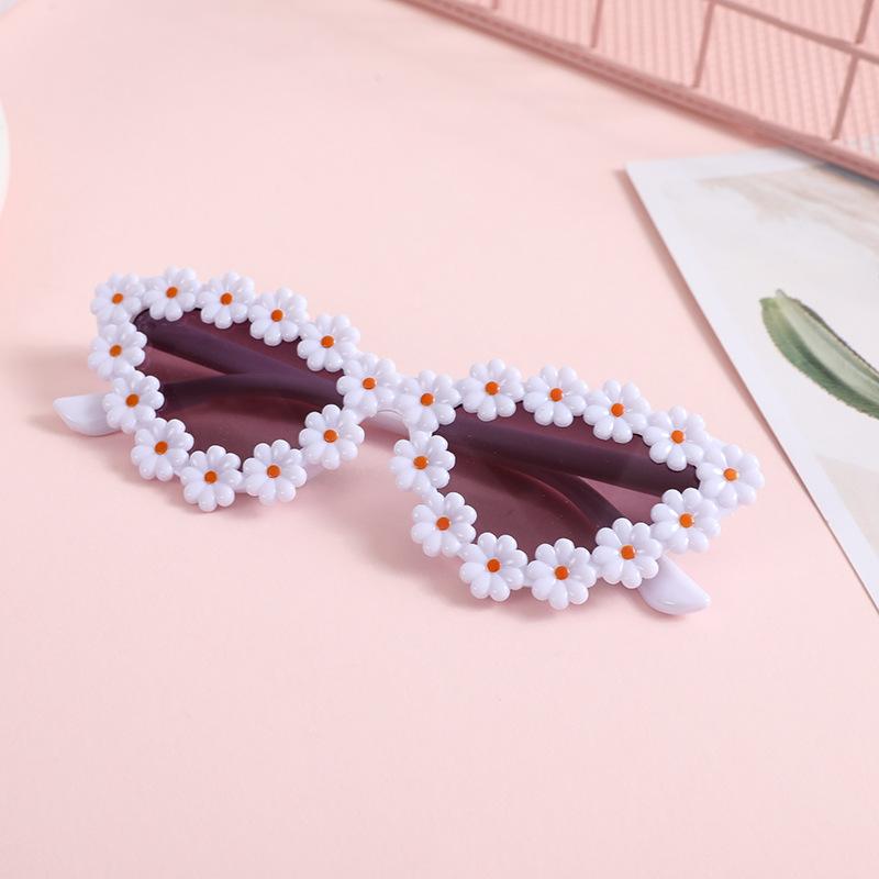 Cute Kids Sunglasses Colors Daisy Cat Eyes Sunglasses New 1-8 Year Old Baby Decorative Sunglasses Trendy Children's Sunglasses