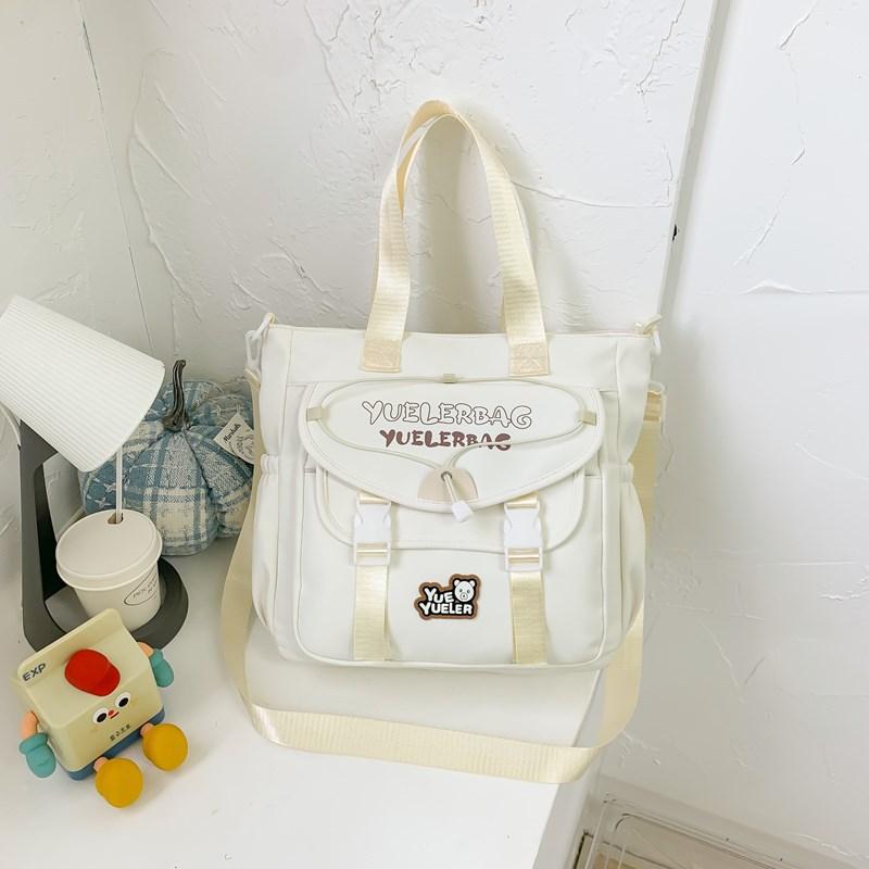 

Школьный рюкзак свежий и милый, а у старшеклассников большая вместимость и высокая ценность. Комплект из двух предметов