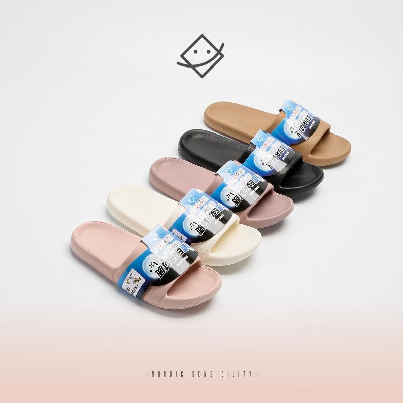 New Simple Spring and Summer Home Non-slip Stepping On Shit Slippers Outer Wear Flat Bottom One Word Bathroom Slippers Couple