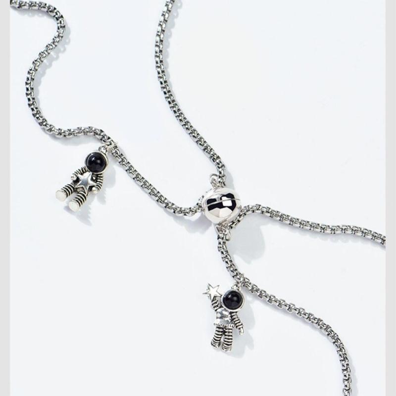 2Pcs Lovers Couple Pendant Necklace Cute Astronauts Magnet Couple Mutual Attraction Matching Necklace Friendship Jewelry