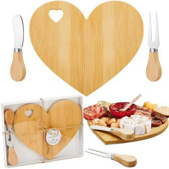 Heart-Shaped Bamboo Cheese Board with Knife & Fork Set - Perfect for Cheese, Cake, and Fruit. 21*17.5*1 cm