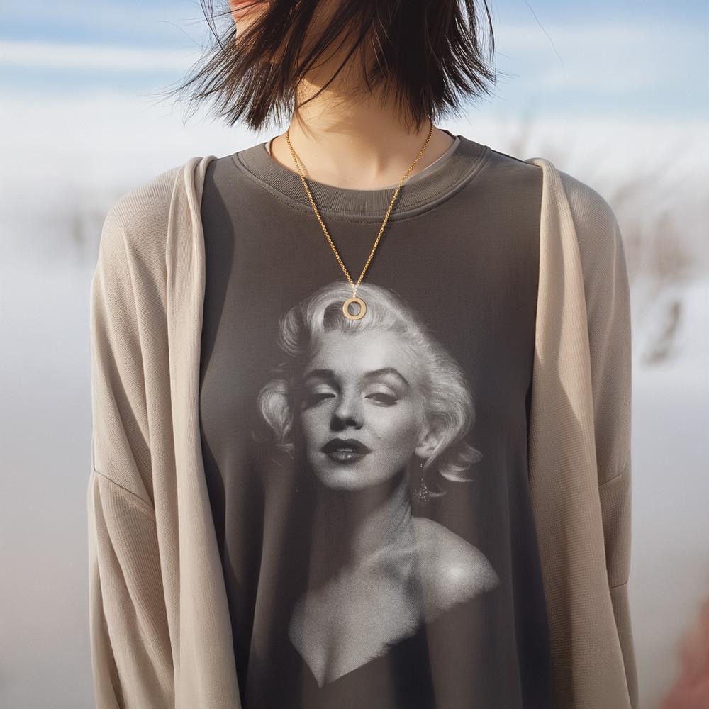 Marilyn Monroe TShirt | Vintage Hollywood Portrait Tee | Retro Film Gift Unisex T-Shirt S