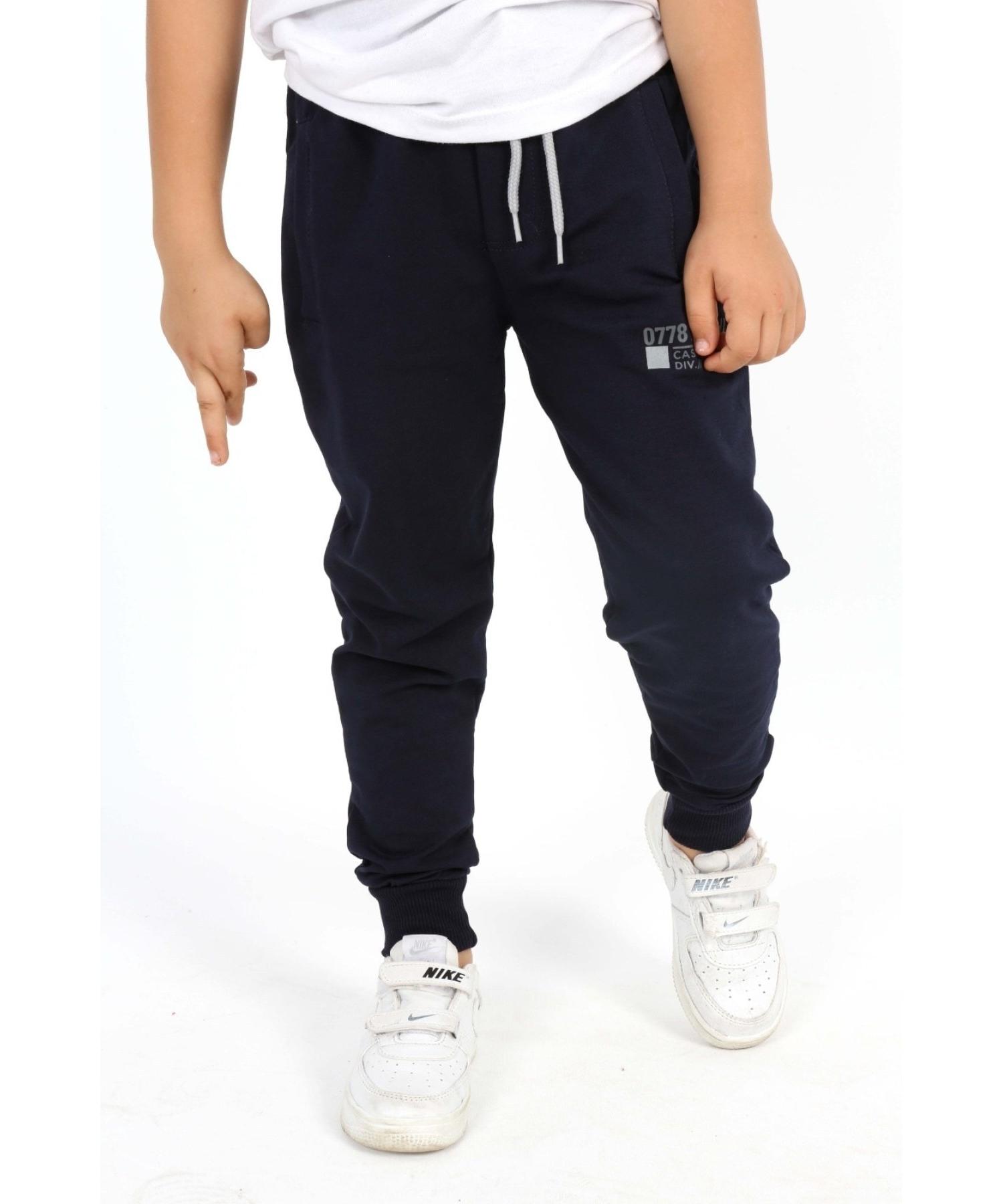 

Однотонный мужской спортивный костюм с принтом и карманом Fleto