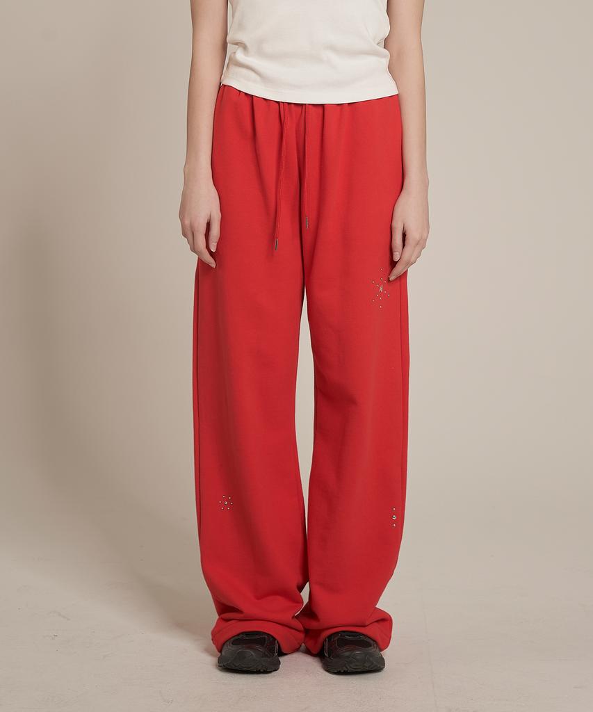 Iteoneolmomeonteu Studded Sweatpants _ Red