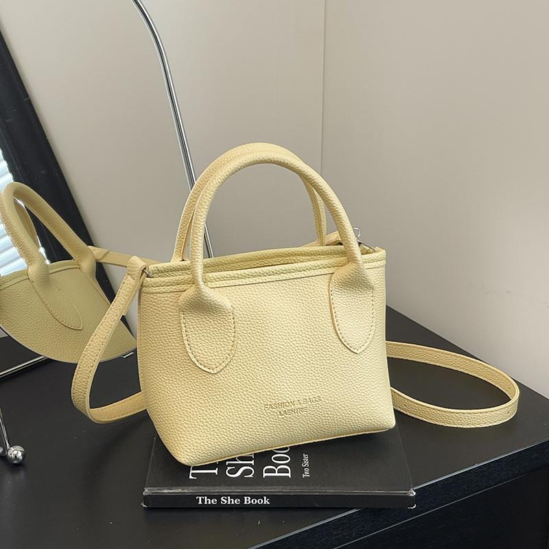 Minimalist Leather Shoulder Bag For Women With Stitching Details And Pearl Chain