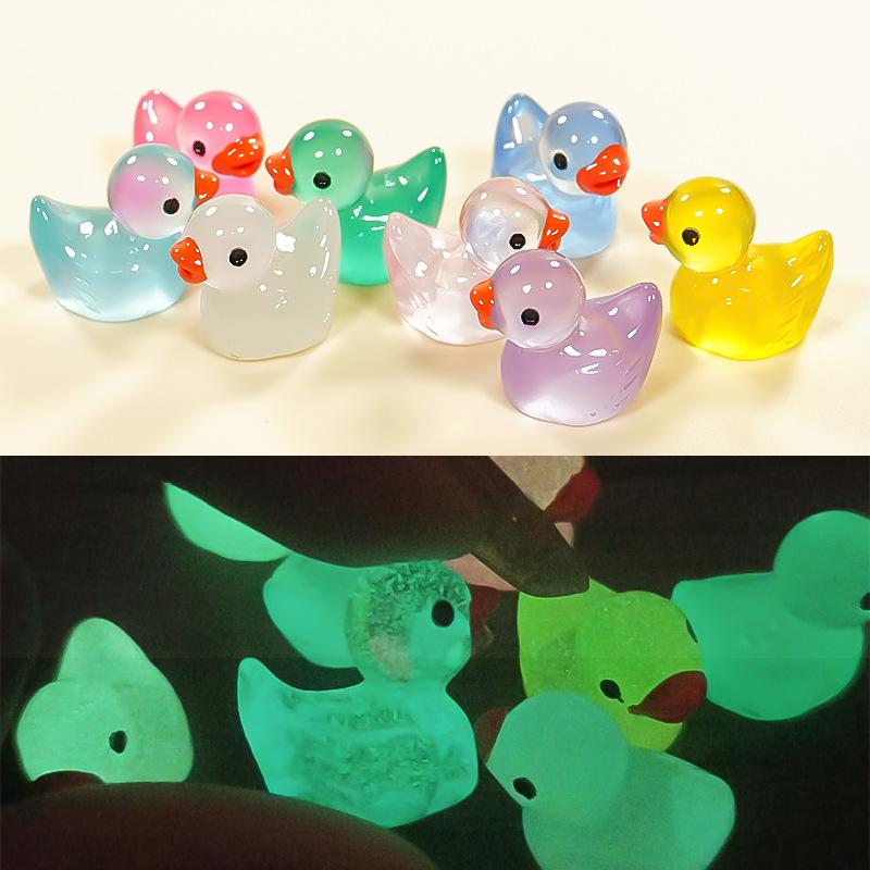 Miniature Colorful Luminous Duck Resin Ornaments for Micro Landscape and Moss Decor
