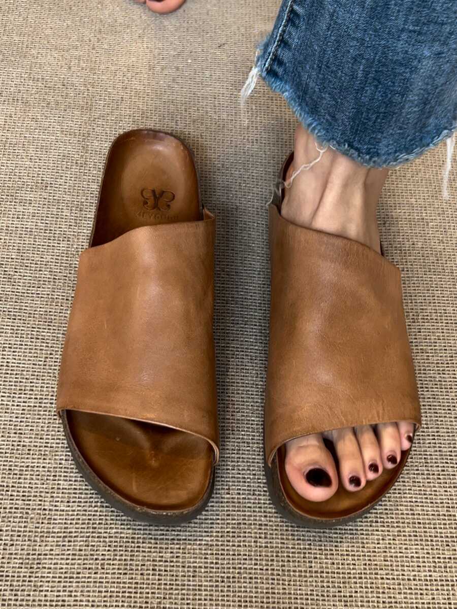 

Сланцы интернет-знаменитостей можно носить на улице, женские суперхитовые летние прохладные сланцы на толстой подошве 2025 года, женские ретро универсальные сланцы на одной перемычке d 43 коричневый