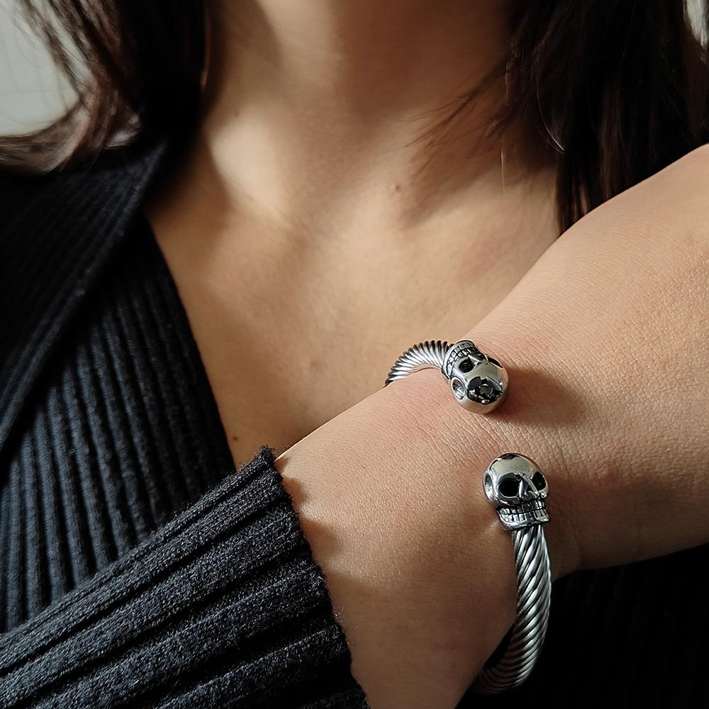 Braccialetti Hip Hop in Acciaio Inossidabile Doppi Braccialetti Teschio per Uomo Regolabile Intrecciato Wrap Bracciale a Manetta Gioielli Scheletro Pulseras