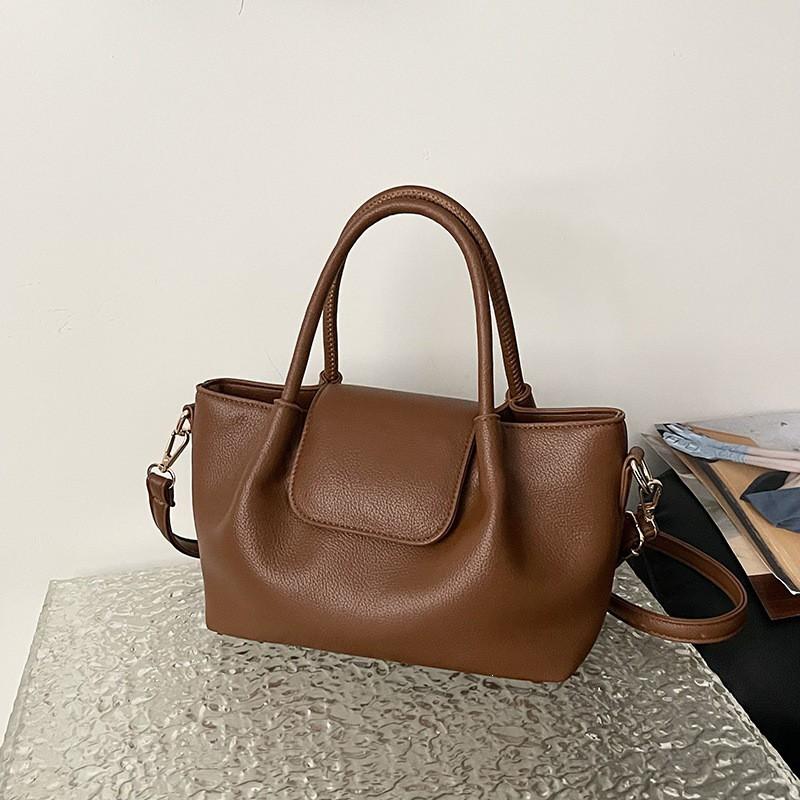 Large Capacity Vintage Casual Shoulder Bag With Texture Simple Fashionable Tote Daily Use