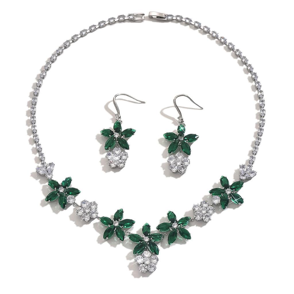 Luxury Emerald Pendant Earrings Zircon Necklace Clavicle Chain Dress Dinner Ornament Set Necklace