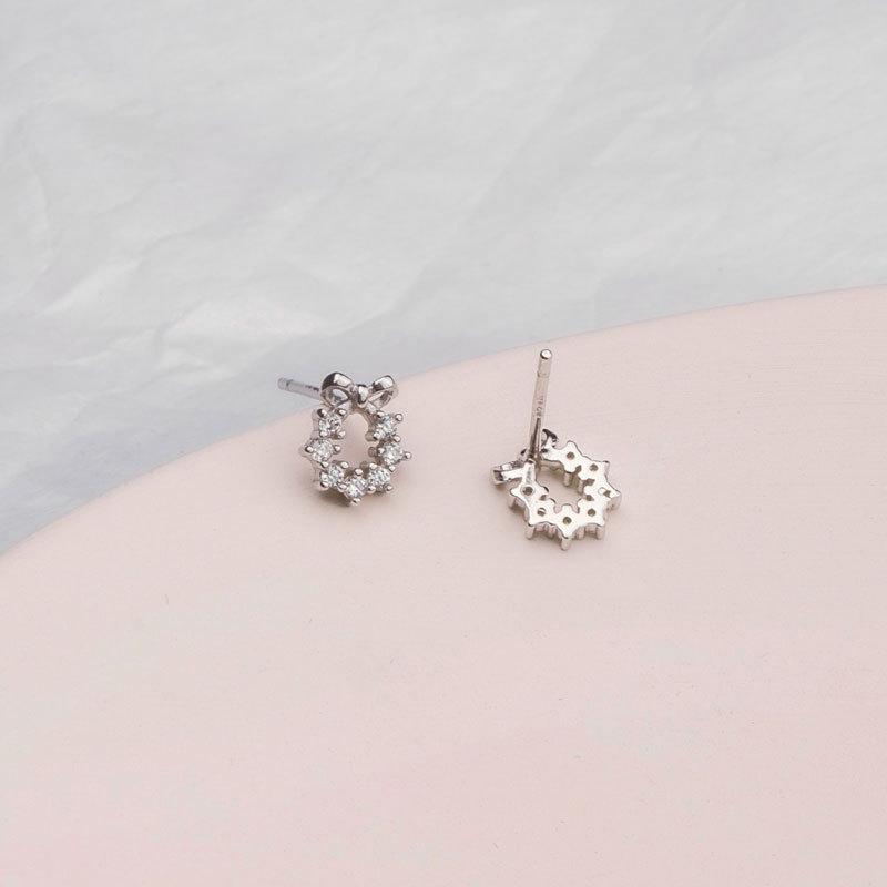 

Новогодние серьги-кольца с бриллиантами в новом стиле для женщин, маленькие и изысканные серьги в корейском стиле