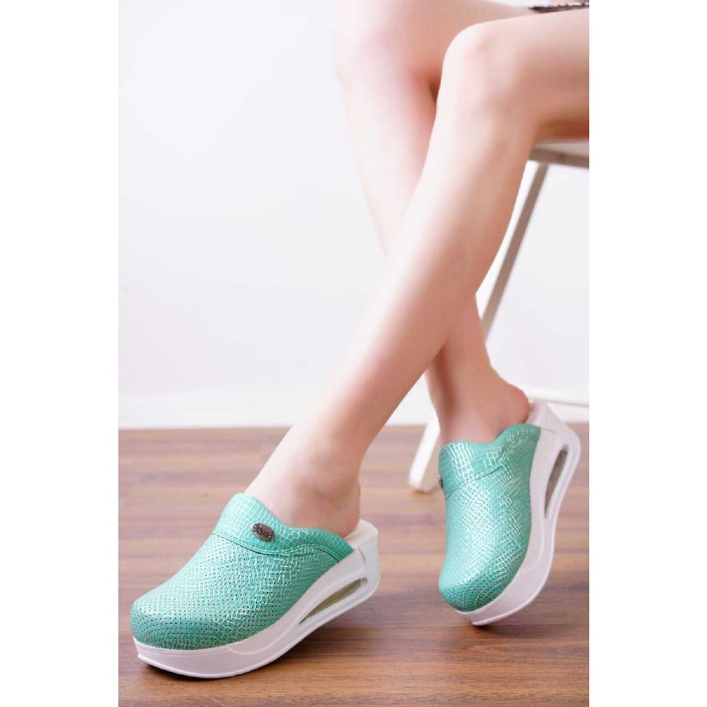 Grüne glitzernde, vollständig orthopädische, anatomische Damen-Hausschuhe von Sabo für Krankenhäuser, Ärzte, Krankenschwestern und Köche