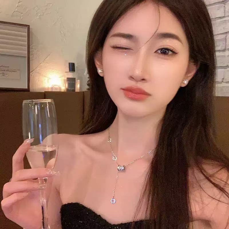 Aquamarine five-piece design necklace moonstone light luxury versatile neck chain collarbone chain temperament necklace with autumn and winter