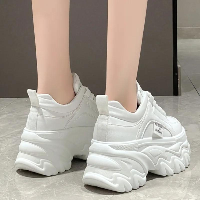 Mode Damen Schuhe Trend Weiß Schwarz Klobige Sneaker Herbst Winter Dicke Sohle Dad Schuhe Hochwertiges PU-Leder Plateau-Sneaker Neu