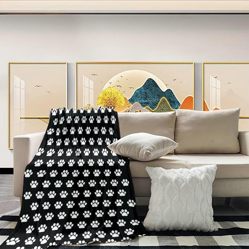 1pc Dog Paw Print Fleece Blanket, Soft Plush Flannel Throw For Pet Lovers, Cozy Bedding, Home Decor - Black And White