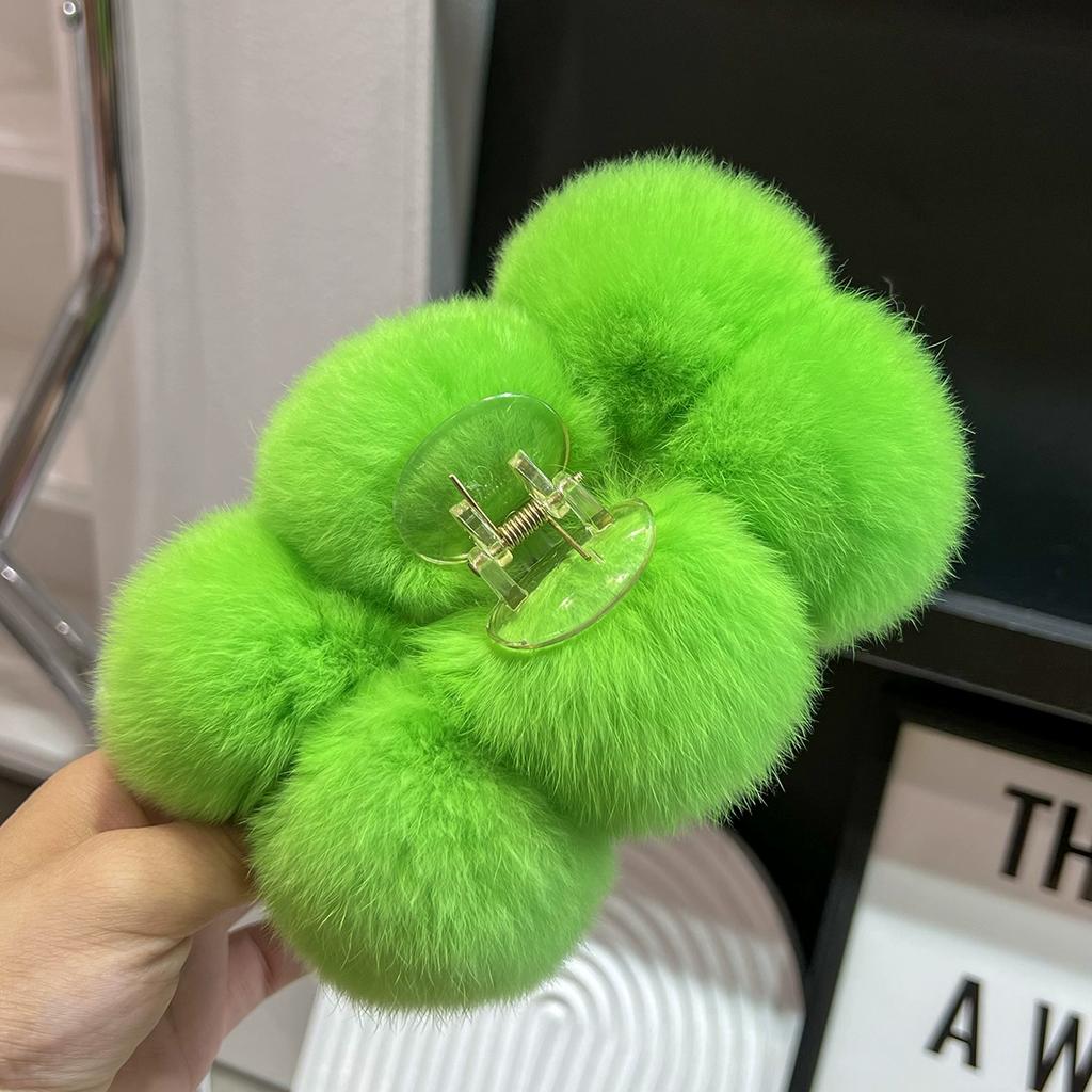 Autumn and winter temperament model~ Rex rabbit hair ball grab clip large plush hair grab back head shark clip hairpin headgear