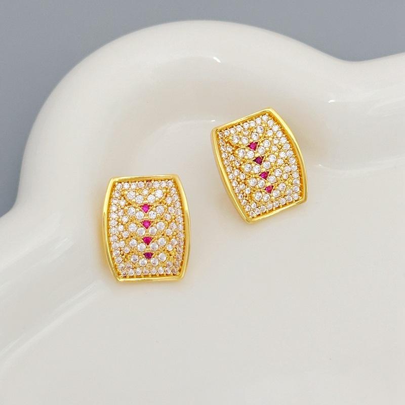 

Autumn Fashion Light Luxury Earrings Femininity Square Zircon Inlaid Stud Earrings High-End Earrings золотий
