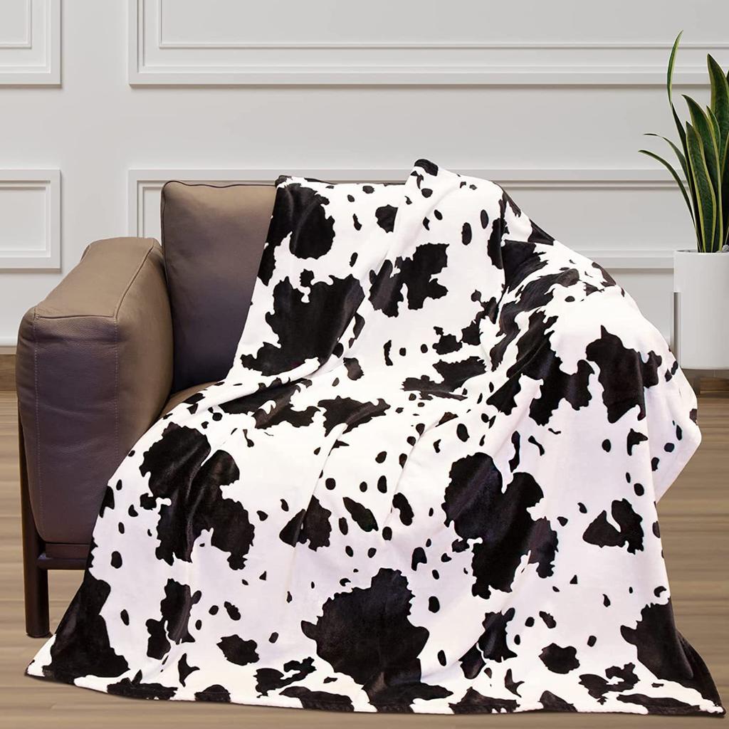 Cute cow printed blanket, digitally printed flannel milk pattern blanket, summer air conditioner soft blanket