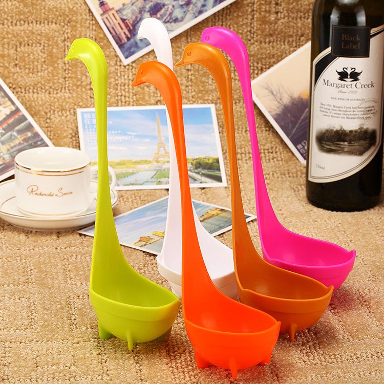 Food Grade PP Plastic Solid Color Strainerable Spoon Creative Swan Style Long Handle Big Soup Spoon Kitchen Tableware