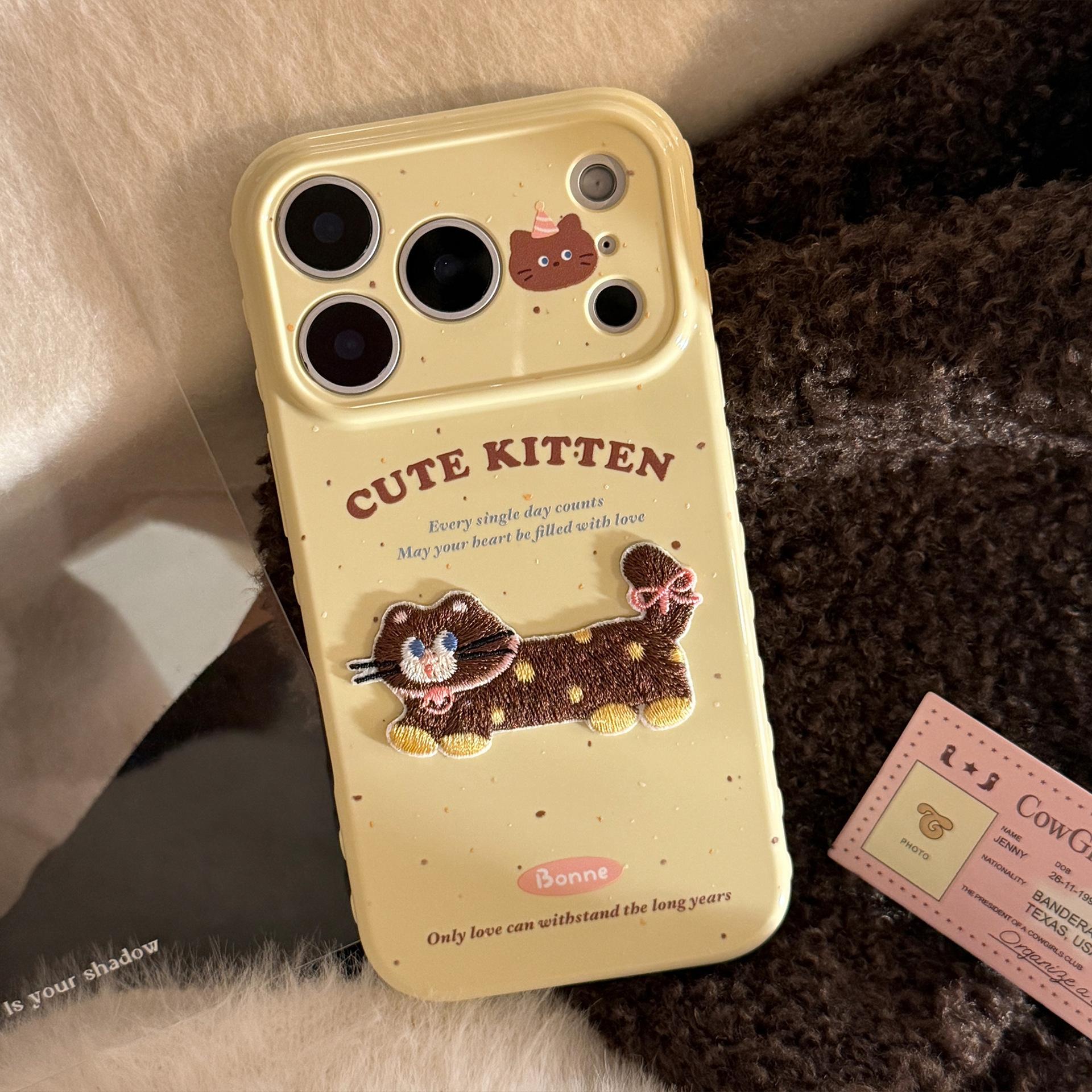 

Подходит для Iphone17promax Трехмерная вышивка Кошки и Собаки для Apple 16 Чехол для мобильного телефона 13 Для пары 14 Нишевый 15 Мягкий чехол 12/12pro