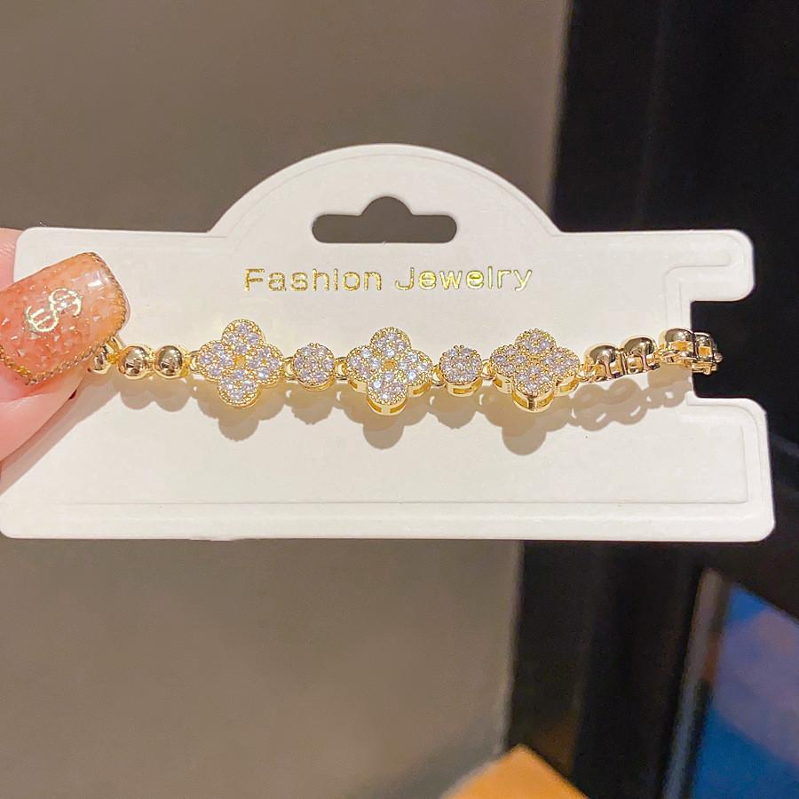Light Luxury Female Geometric Oval Bracelet With Gold Plated Zirconia Design