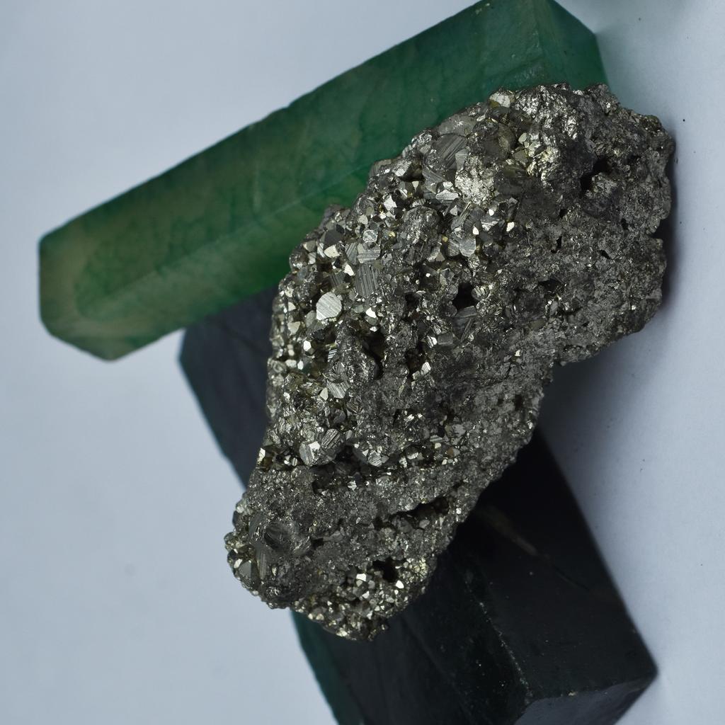 Natural Pyrite Loose Gemstone Hard Crystal 446.50 Ct Uncut Raw Rough for Gemstone Collections