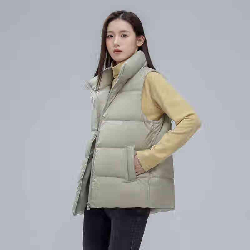 

XueZhongFei Women s Stand-Collar Down Vest X42133102FX 170/88A