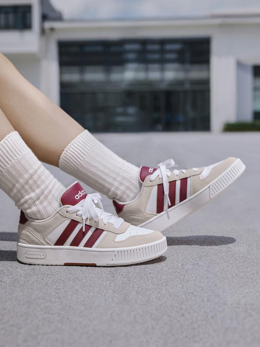 

Кроссовки Adidas Мелкие Зубцы D-PAD CLASSIC Style Вдохновленные Баскетболом для Мужчин и Женщин AdiDad JR8324 46 белый