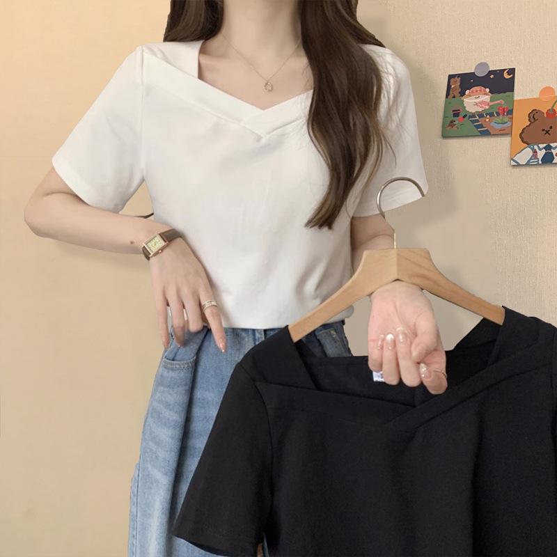 V-neck Short-sleeved T-shirt for Women In Summer New Style Loose and Slim Solid Color Student Hot Girl Clavicle-exposed Top Design Sense