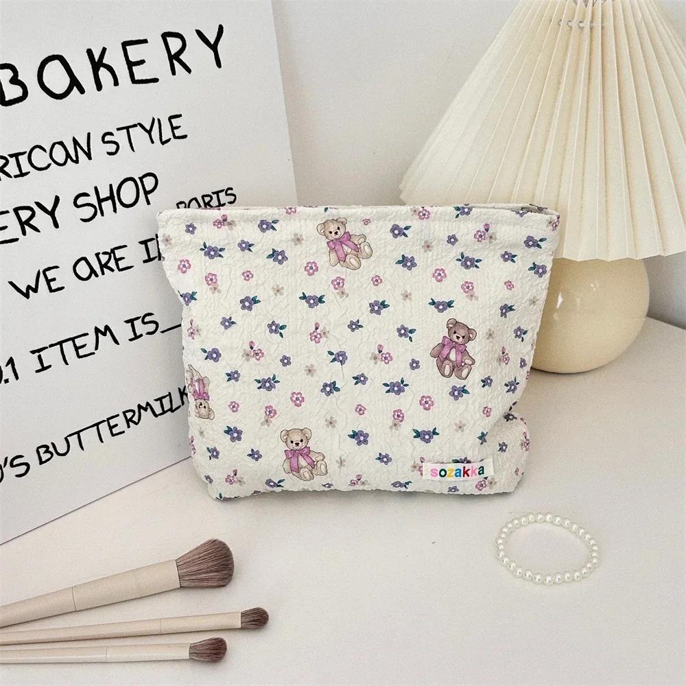 Large Capacity Cosmetics Storage Bag Travel Organizer women Cute Bear Printed Makeup Bags Fashion Cosmetic Bag Women Clutch Bag