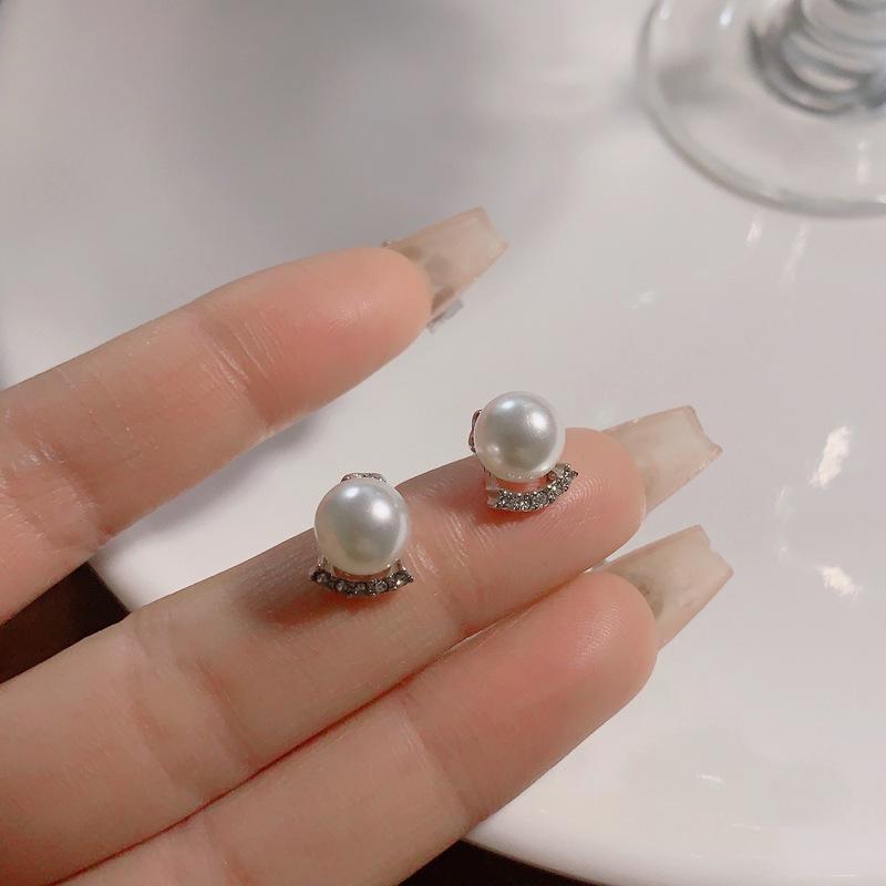 Korean-Style S925 Sterling Silver Rhinestone Stud Earrings with Pearls - Elegant and Fashionable Retro Ear Jewelry