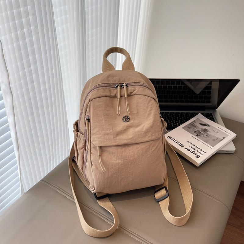 

2025 summer new foreign style personality niche design backpack fashion casual simple texture women s backpack хаки