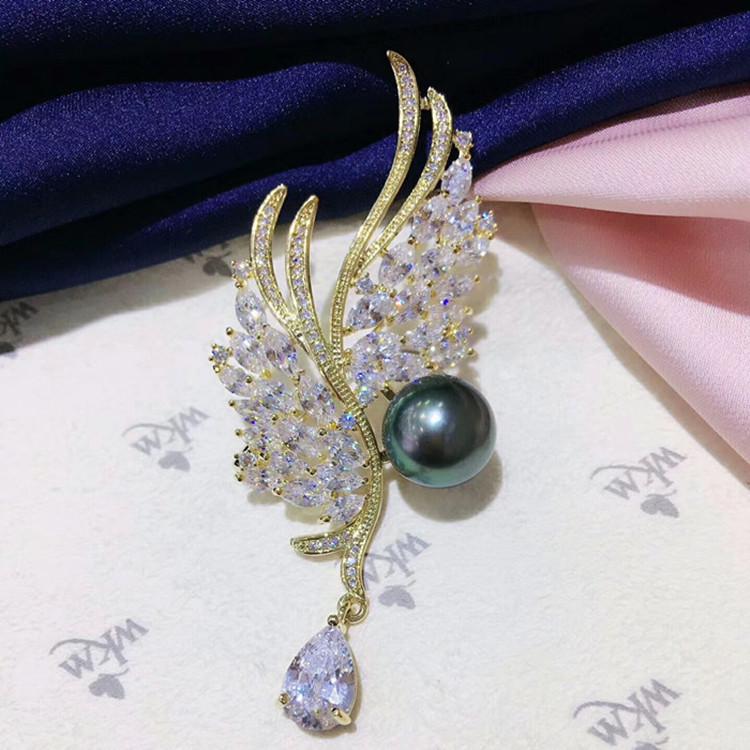Gold-Plated Feather Wing Jewelry Brooch with Crystals, Diamonds, and Freshwater Pearl