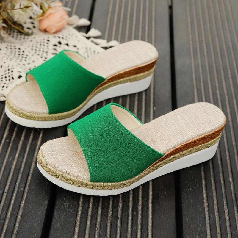 Summer new slope heel slippers women's large size thick bottom medium heel beach fish mouth one-word cool slippers