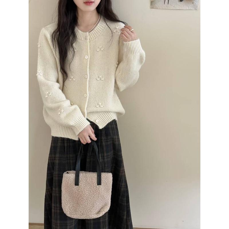 

Осень и зима новый ретро тяжелая промышленность трехмерный цветок вязаный кардиган женский нежный ветер свободный и тонкий свитер куртка one size fits all